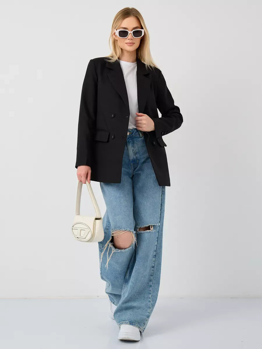 Nova Blazer by Lauven - Stylish oversized black double-breasted women's blazer paired with casual jeans.
