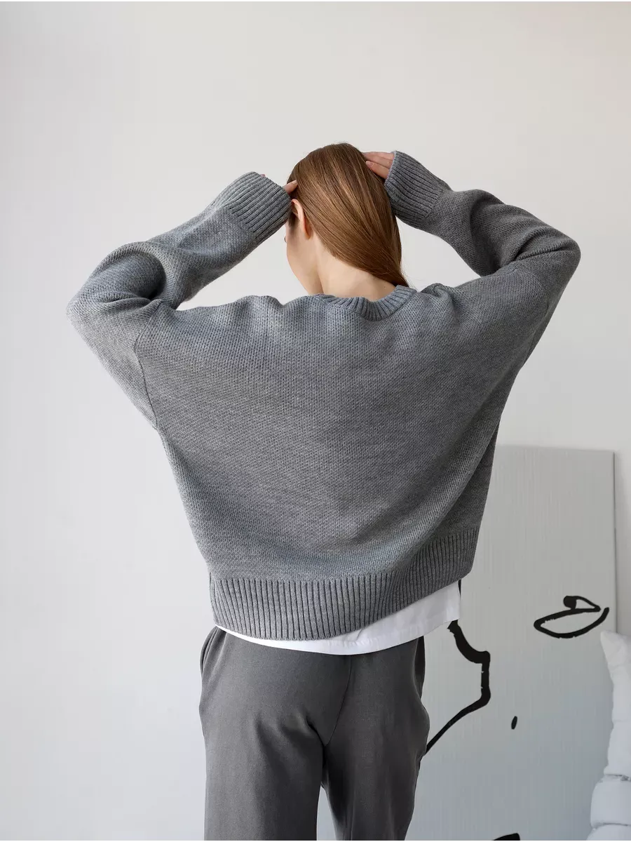 Nova Pullover in chic silver-gray melange, oversized cropped sweater by Lauven, perfect for layering.