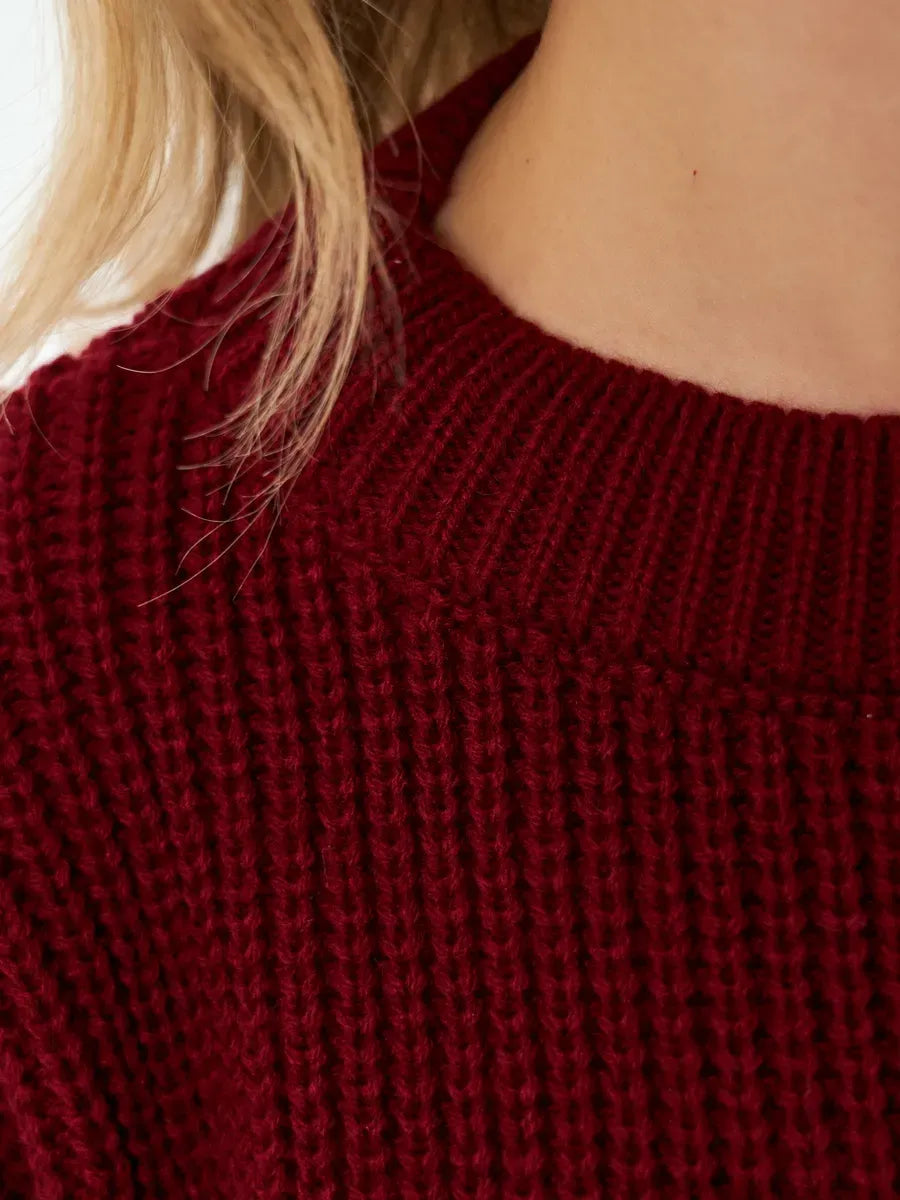 Lauven Verona Sweater in deep burgundy, featuring a ribbed round neckline and soft knit texture.